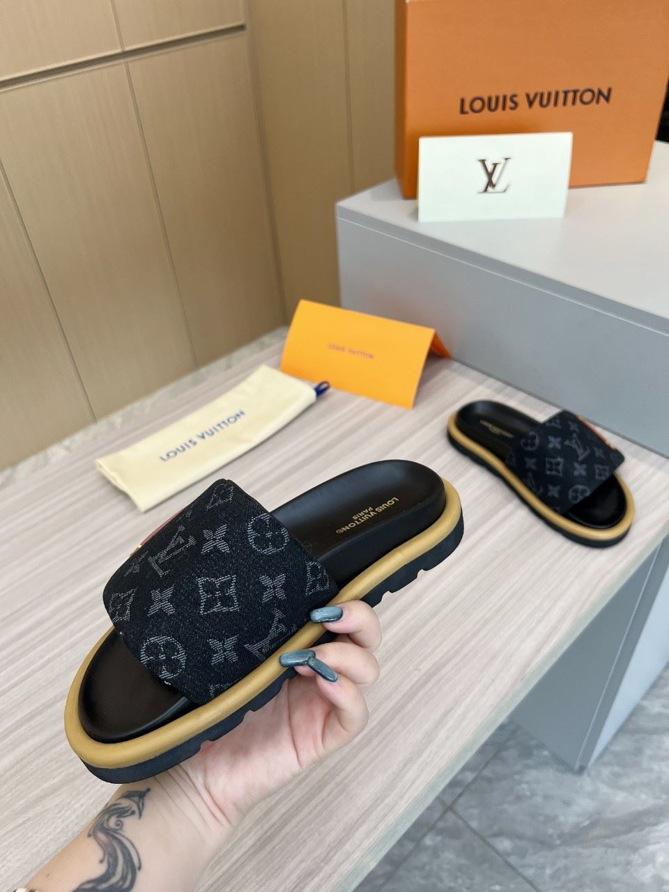 Louis Vuitton Slippers